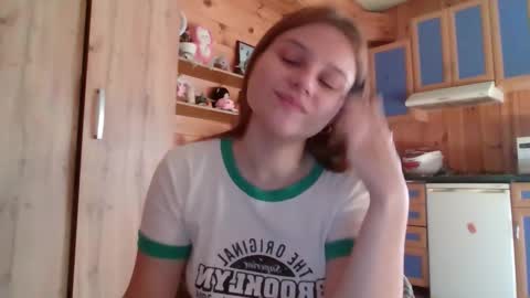 Snapshot of little_shygirl_ chatting on September 14, 5:39 am little_shygirl_ online show from September 14, 5:39 am
