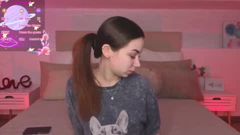 little_siin online show from December 17, 7:47 am