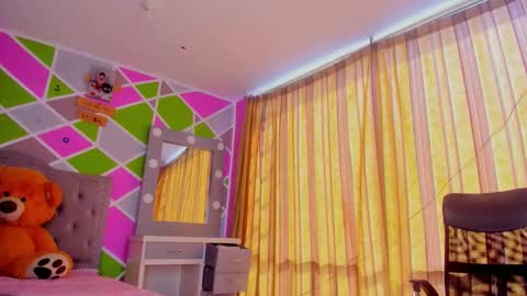 Im Laura. buy my contentcompra mi contenido offline  online show from December 2, 6:36 pm