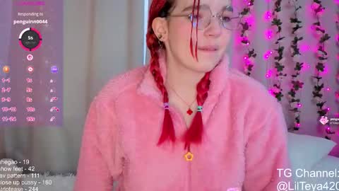 Snapshot of little_teya chatting on February 17, 7:49 am little Teya online show from February 17, 7:49 am