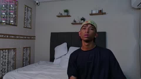 Snapshot of little_twink19x chatting on February 27, 11:43 am JESSAR online show from February 27, 11:43 am