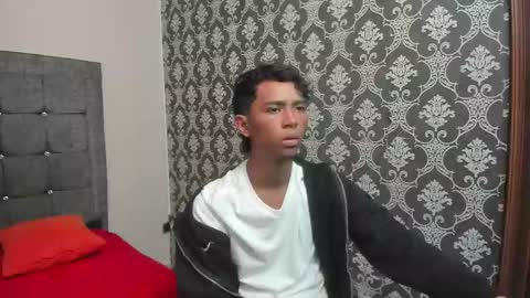 Snapshot of little_twink19x chatting on March 2, 7:10 pm JESSAR online show from March 2, 7:10 pm