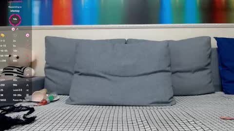 Snapshot of little_v1rgin_angel chatting on December 14, 2:21 pm Kwan online show from December 14, 2:21 pm