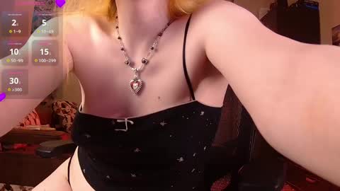 Snapshot of little_witch_sofia chatting on May 8, 7:52 pm Sofia online show from May 8, 7:52 pm