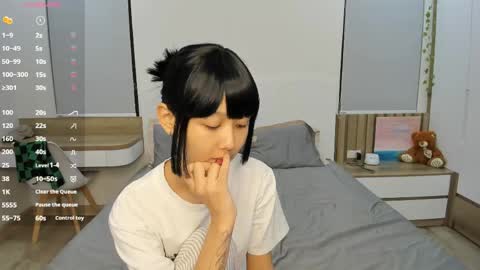 Snapshot of little_yena chatting on April 23, 7:27 pm Yena and Gabby online show from April 23, 7:27 pm