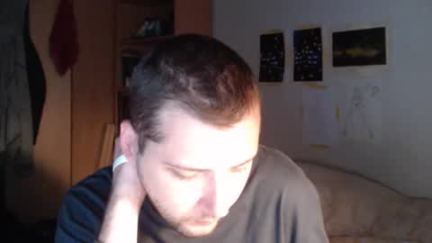 littlealien7 online show from November 14, 7:07 am