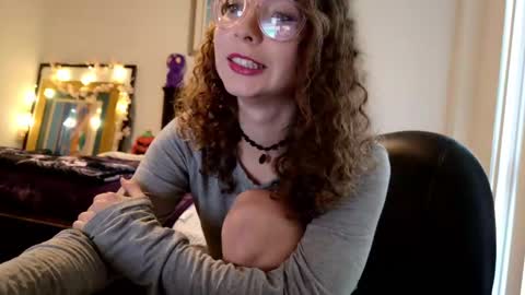 littledeathtrap online show from September 9, 6:40 pm