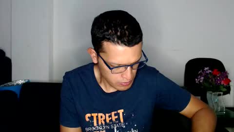 Manu online show from December 9, 4:23 am