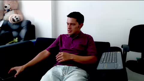 Manu online show from March 10, 9:18 pm