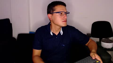 Manu online show from December 4, 2:54 am