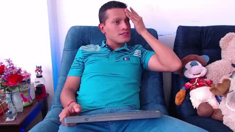 Manu online show from April 6, 7:26 pm