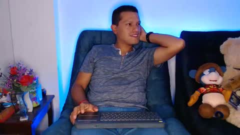 Snapshot of littledicklatin chatting on May 25, 3:12 am Manu online show from May 25, 3:12 am