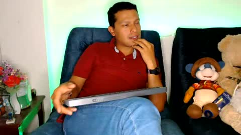 Snapshot of littledicklatin chatting on June 16, 2:25 am Manu online show from June 16, 2:25 am