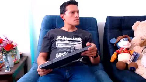 Snapshot of littledicklatin chatting on July 17, 9:08 pm Manu online show from July 17, 9:08 pm