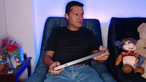Snapshot of littledicklatin chatting on August 2, 2:21 am Manu online show from August 2, 2:21 am