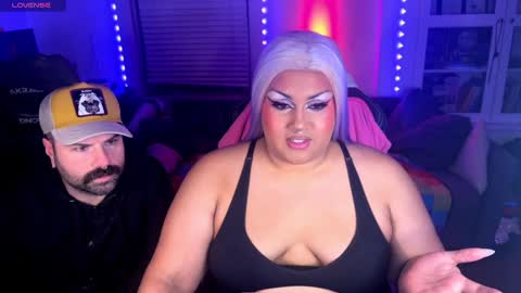 Snapshot of littledracula666 chatting on December 2, 7:25 am littledracula666 online show from December 2, 7:25 am