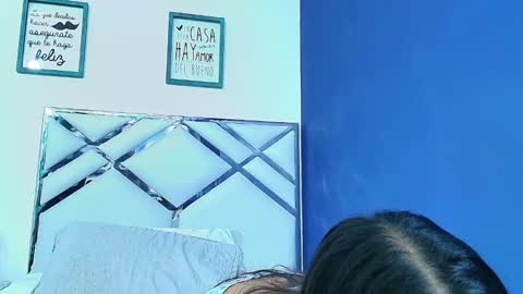 Snapshot of littlee_emilyy_ chatting on February 14, 9:03 am Emily  online show from February 14, 9:03 am