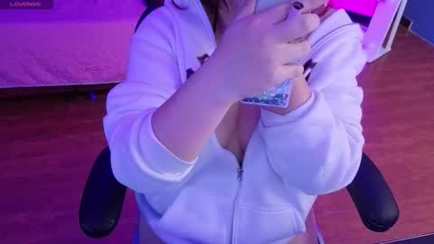 Angel  online show from February 3, 7:19 pm