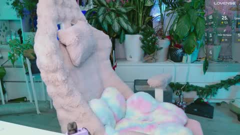 Riza Riri Puff  online show from January 11, 5:56 am