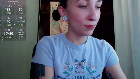 Snapshot of littlehanna1 chatting on November 6, 6:20 pm babywillsmile online show from November 6, 6:20 pm