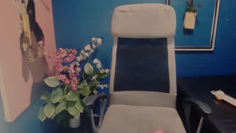 littleindianmilf online show from October 8, 9:40 am