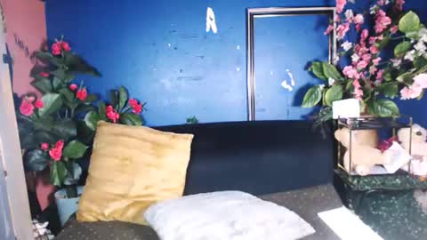 littleindianmilf online show from March 11, 9:26 am