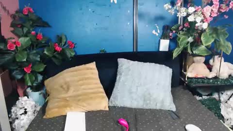 littleindianmilf online show from March 23, 8:40 am