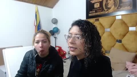 Snapshot of littlejules25 chatting on February 18, 4:52 am littlejules25 online show from February 18, 4:52 am