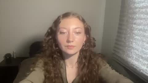 Snapshot of littlejuliette777 chatting on August 7, 8:33 pm littlejuliette777 online show from August 7, 8:33 pm