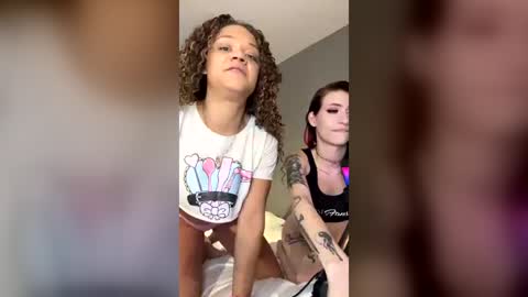 Snapshot of littlekikicalicams chatting on June 14, 11:51 pm Kiki Cali online show from June 14, 11:51 pm