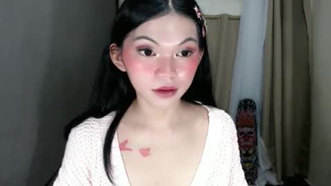 Snapshot of littlelace_ chatting on April 21, 2:51 am littlelace_ online show from April 21, 2:51 am