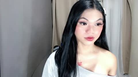littlelace_ online show from June 13, 1:36 am