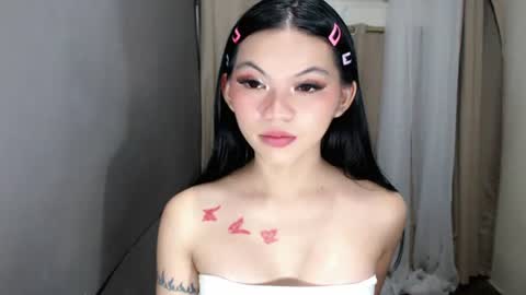 littlelace_ online show from June 22, 1:18 am