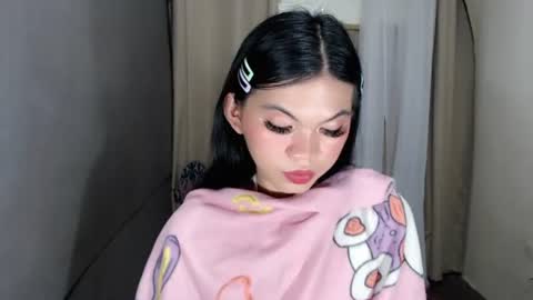 littlelace_ online show from June 28, 2:17 am