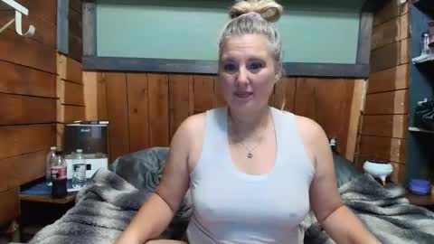 lisanixs online show from May 28, 3:53 pm