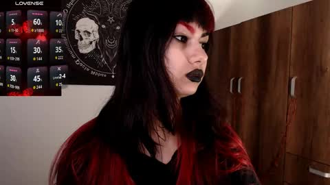 Snapshot of littleluciferrr chatting on May 24, 5:29 pm Lucifer online show from May 24, 5:29 pm