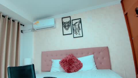 Sarahs Room online show from January 25, 6:34 am