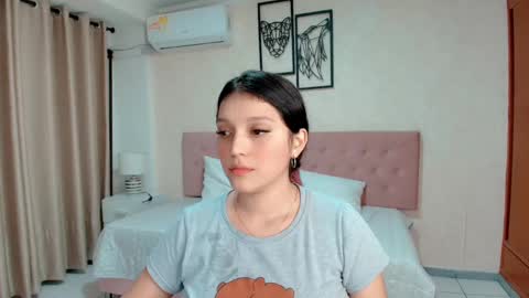 Sarahs Room online show from March 4, 3:11 am