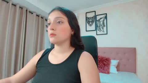 Sarahs Room online show from June 26, 10:58 pm