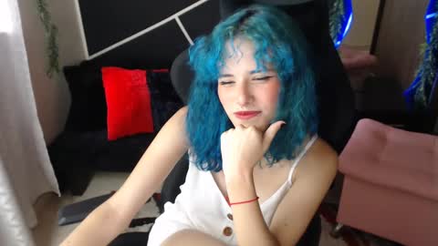 Snapshot of littlenami_ chatting on September 17, 5:47 pm LAUREN online show from September 17, 5:47 pm