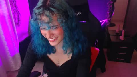 Snapshot of littlenami_ chatting on October 25, 2:56 pm LAUREN online show from October 25, 2:56 pm