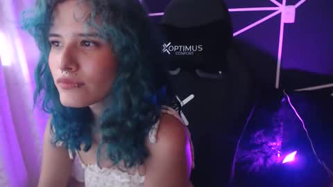 Snapshot of littlenami_ chatting on October 27, 3:05 pm LAUREN online show from October 27, 3:05 pm