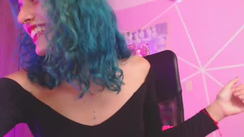 Snapshot of littlenami_ chatting on November 7, 8:53 pm LAUREN online show from November 7, 8:53 pm