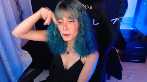 LAUREN online show from November 9, 3:27 am