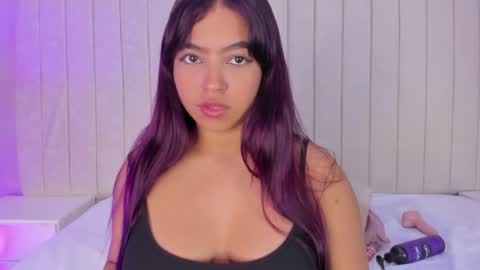 im olivia IG littleolivia01 online show from February 11, 7:05 pm