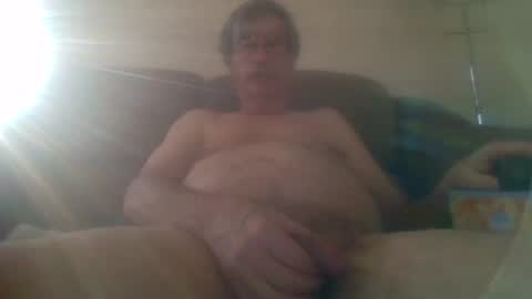 Snapshot of littlepetey17 chatting on November 27, 4:09 pm littlepetey17 online show from November 27, 4:09 pm