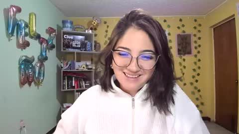 Snapshot of littleprety6969 chatting on December 2, 1:25 am Mia  Wednesday to Sunday 730 am to 1030 am Colombian Hour D online show from December 2, 1:25 am