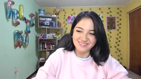 Snapshot of littleprety6969 chatting on December 9, 1:18 am Mia  Wednesday to Sunday 730 am to 1030 am Colombian Hour D online show from December 9, 1:18 am