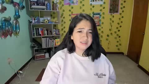 Snapshot of littleprety6969 chatting on February 17, 4:53 am Mia  Wednesday to Sunday 730 am to 1030 am Colombian Hour D online show from February 17, 4:53 am