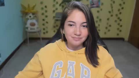 Snapshot of littleprety6969 chatting on February 3, 6:22 am Mia Wednesday to Sunday 730 am to 1030 am Colombian Hour D online show from February 3, 6:22 am